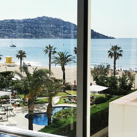 Spacieux Appartement Rose Front Mer Et Piscine Roses Buitenkant foto